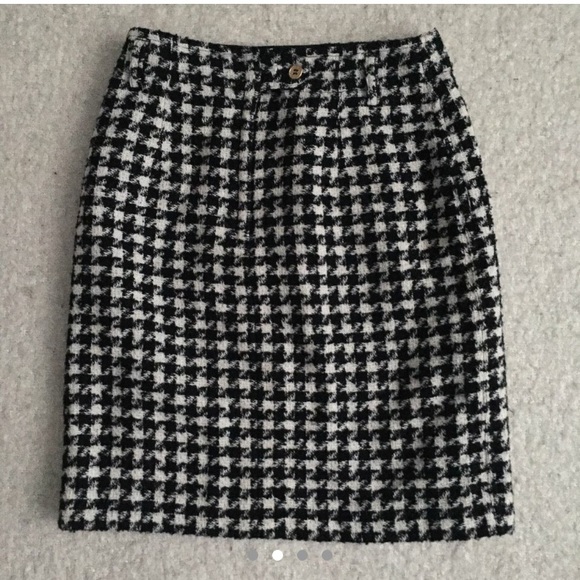 Vintage Black & White Patterned Bodycon Mini Skirt - Picture 2 of 4